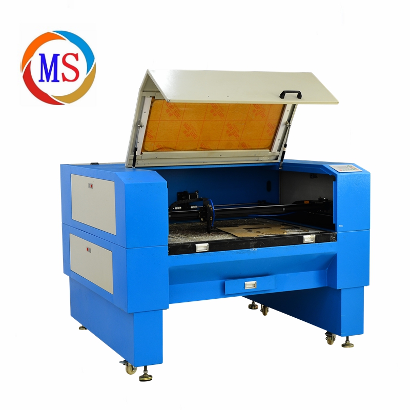 激光雕刻機(jī)