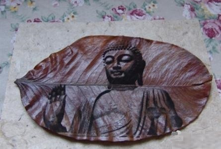 激光打標(biāo)雕刻樹(shù)葉